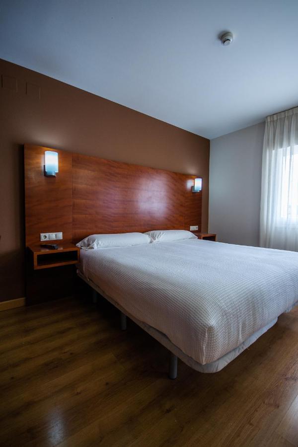 Pension Viella Asturias Oviede Extérieur photo