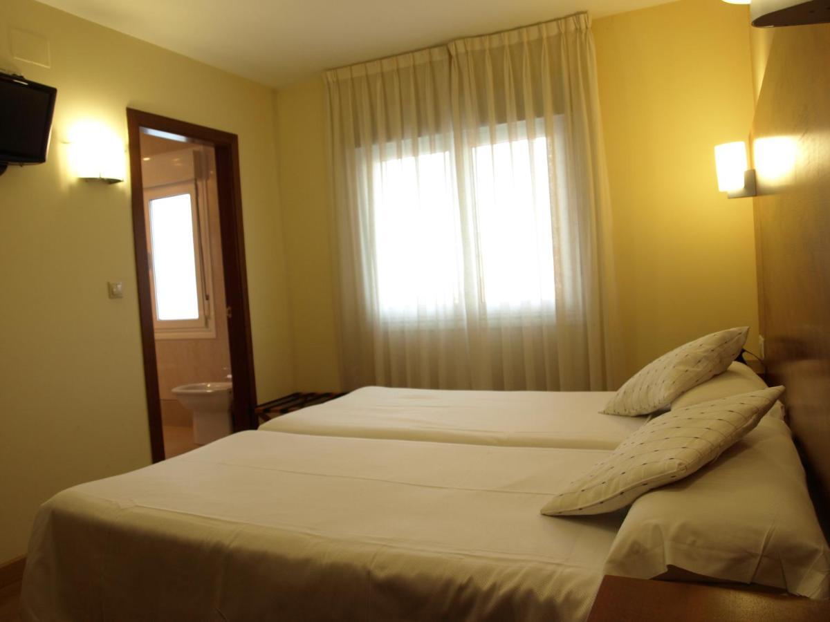 Pension Viella Asturias Oviede Extérieur photo